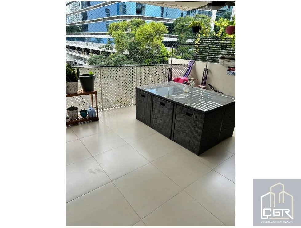Venta de apartamento remodelado, Obarrio, Bella vista, Panamá
