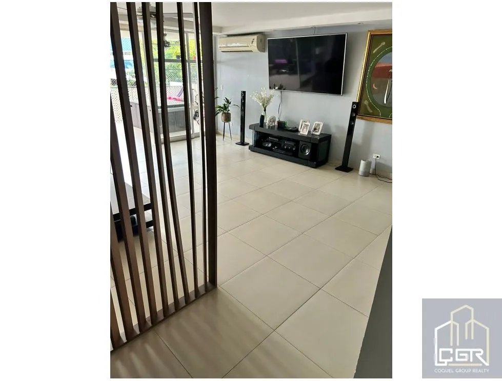 Venta de apartamento remodelado, Obarrio, Bella vista, Panamá