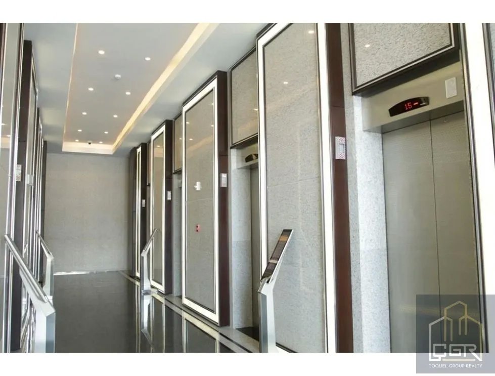 Venta de oficina en edificio Golden Point, Vía Ricardo J Alfaro
