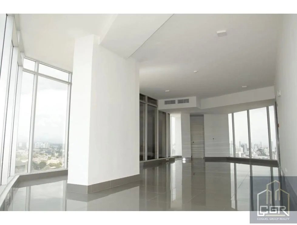 Venta de oficina en edificio Golden Point, Vía Ricardo J Alfaro