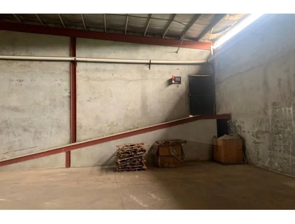 VENTA DE LOCAL COMERCIAL CON DOS GALERAS EN LA CHORRERA, PANAMÁ OESTE