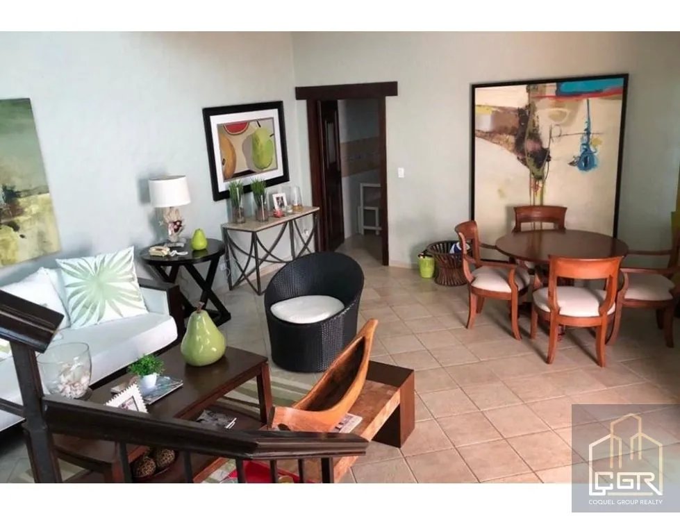 VENTA DE CASA DE PLAYA EN COSTA ESMERALDA, SAN CARLOS, PANAMÁ