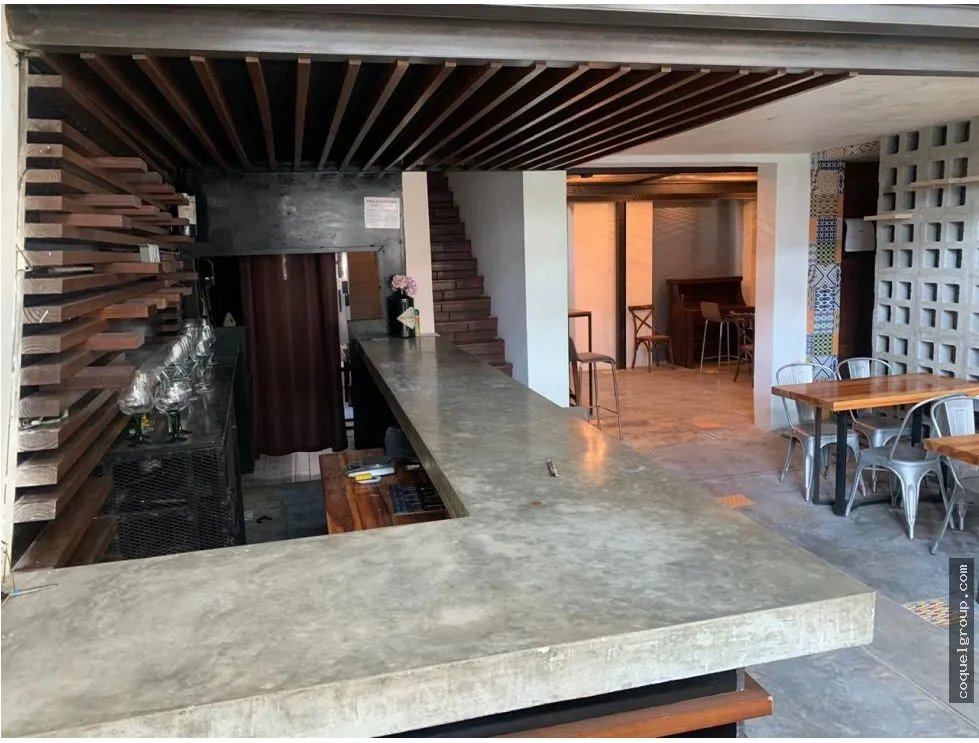 Alquiler de casa comercial cinco niveles, en Casco Antiguo
