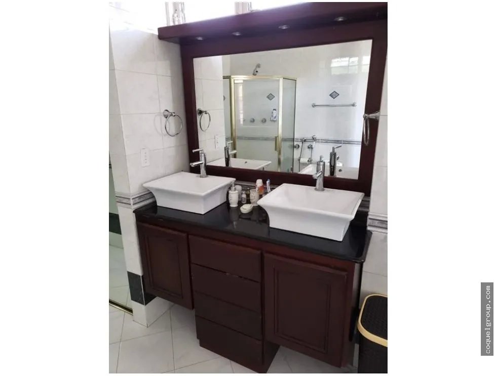 VENTA DE CASA DUPLEX , LOMAS DEL DORADO, BETANIA