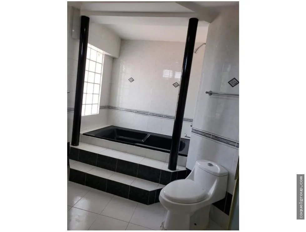 VENTA DE CASA DUPLEX , LOMAS DEL DORADO, BETANIA