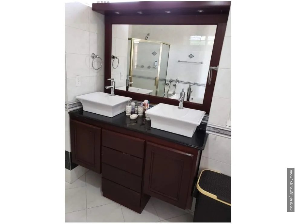 VENTA DE CASA DUPLEX , LOMAS DEL DORADO, BETANIA