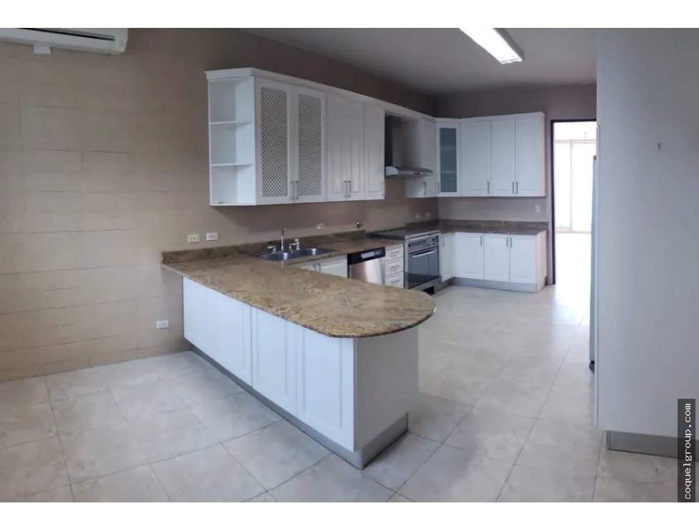 Apartment for sale in Punta Pacifica