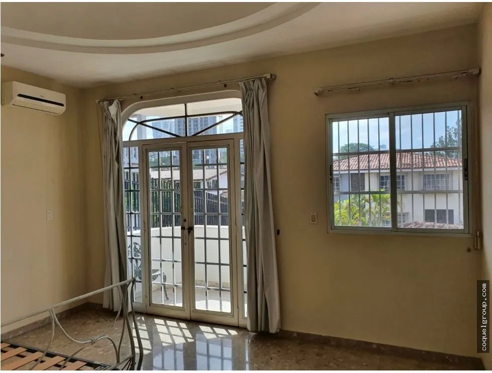VENTA DE CASA DE DOS PLANTAS EN HATO PINTADO
