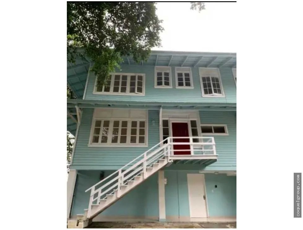 VENTA DE CASA VACIA CON APARTAMENTO REMODELADO,  ANCON