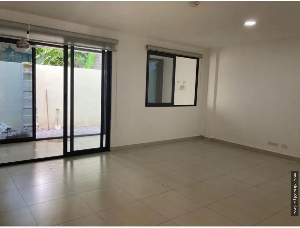 VENTA  O ALQUILER DE CASA DUPLEX , EN CLUB X, BETHANIA