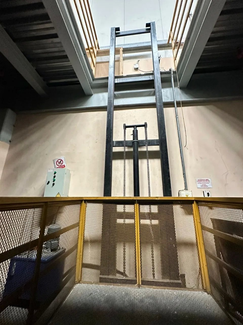 WAREHOUSE FOR LEASE  EL CRISOL
