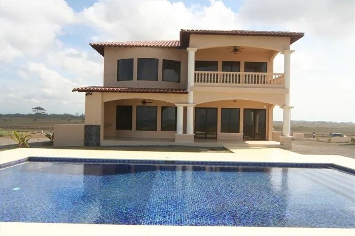 Casa muy espaciosa en la hermosa playa cerca de David