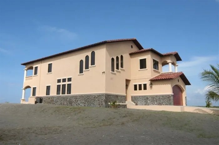 Casa muy espaciosa en la hermosa playa cerca de David