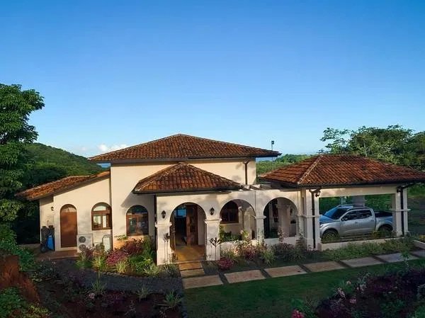 Hermosa casa con vista al mar en Mariato, Península de Azuero