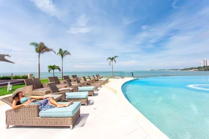 Apartamento en venta en Ocean Waves, Playa Malibu