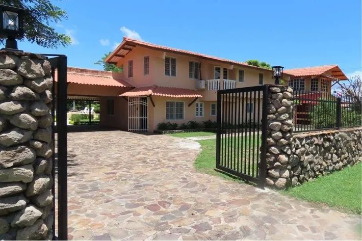 Casa en venta con vista al mar, Playa Malibú, Nueva Gorgona