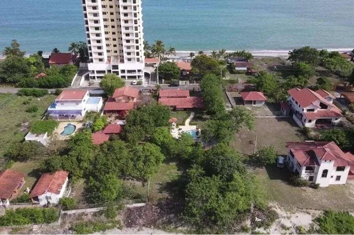 Casa en venta con vista al mar, Playa Malibú, Nueva Gorgona