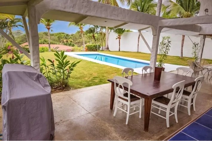 Se vende casa en PH El Cortijo, Costa Esmeralda, San Carlos