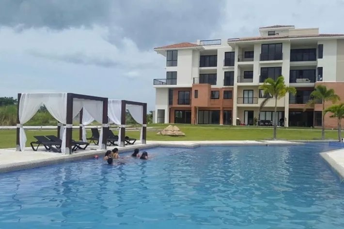 Venta de apartamento en PH Casa Real, Vista Mar, San Carlos