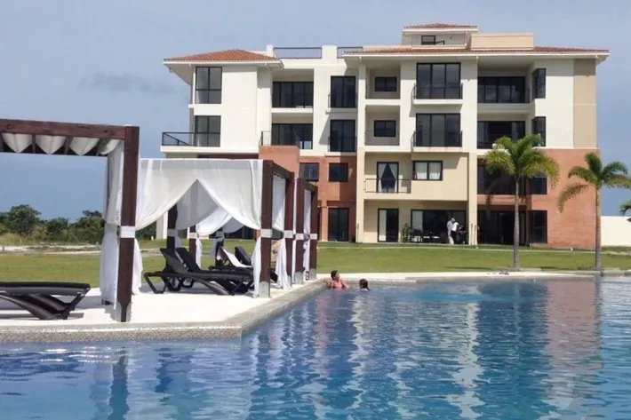 Venta de apartamento en PH Casa Real, Vista Mar, San Carlos