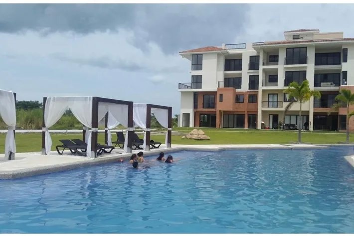 Venta de apartamento en PH Casa Real, Vista Mar, San Carlos