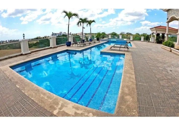 Venta de apartamento en PH Casa Real, Vista Mar, San Carlos