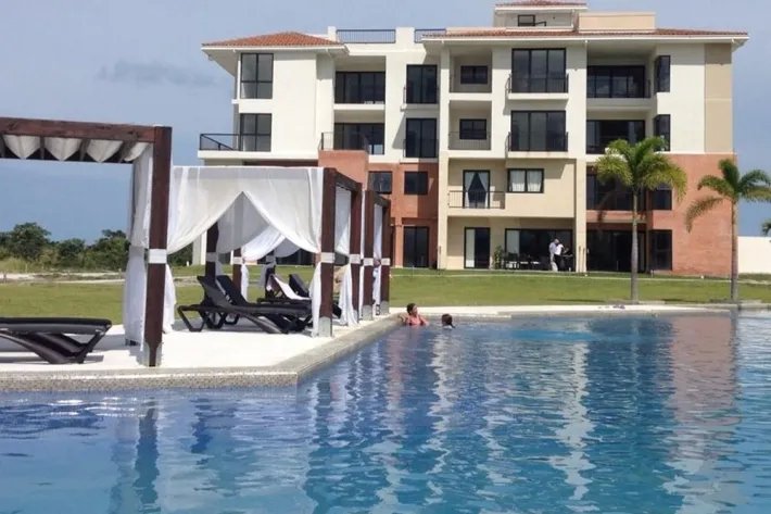 Venta de apartamento en PH Casa Real, Vista Mar, San Carlos
