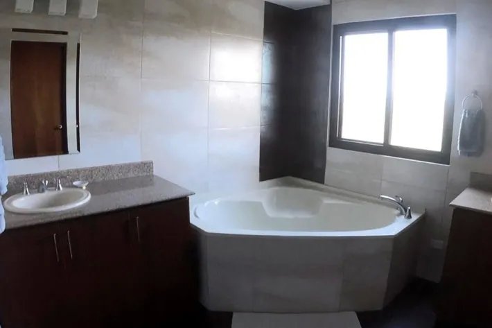 Venta de apartamento en PH Casa Real, Vista Mar, San Carlos