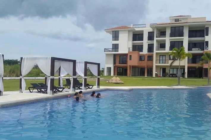 Venta de apartamento en PH Casa Real, Vista Mar, San Carlos