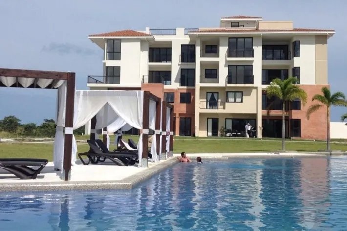 Venta de apartamento en PH Casa Real, Vista Mar, San Carlos