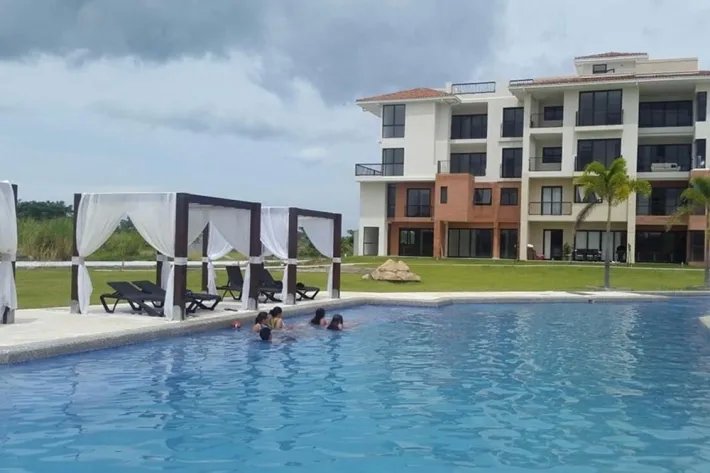 Venta de apartamento en PH Casa Real, Vista Mar, San Carlos