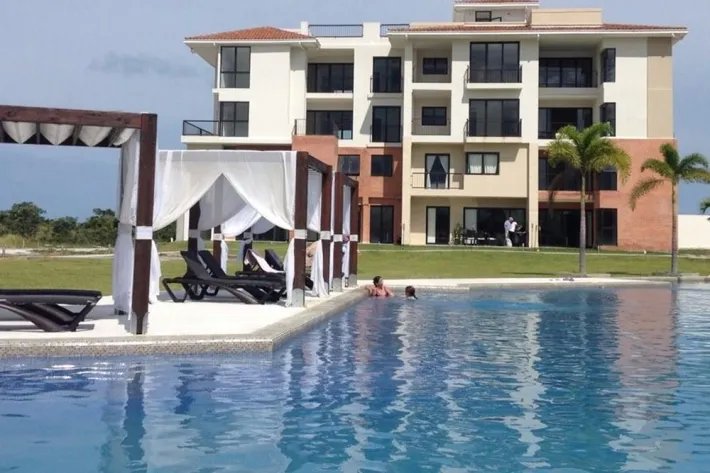 Venta de apartamento en PH Casa Real, Vista Mar, San Carlos