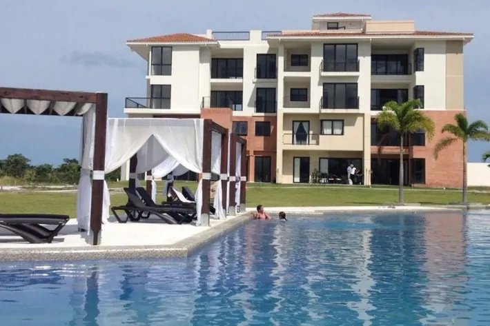 Venta de apartamento en PH Casa Real, Vista Mar, San Carlos