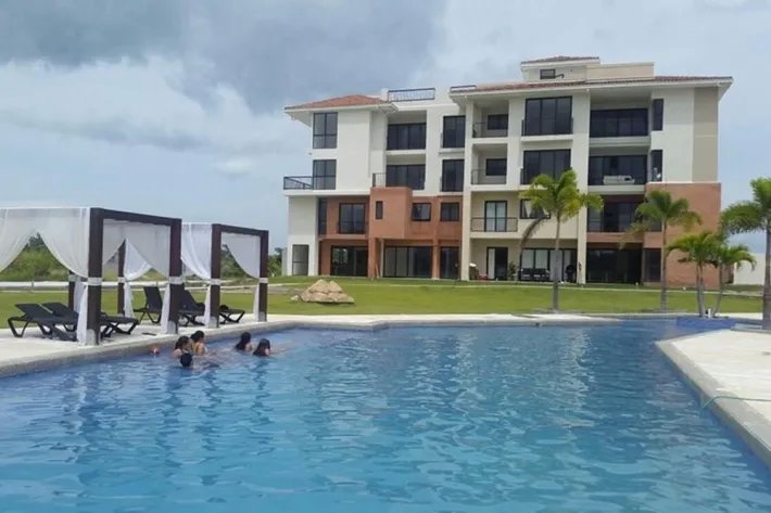 Venta de apartamento en PH Casa Real, Vista Mar, San Carlos