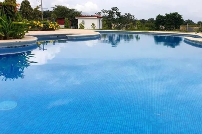 Venta de Casa en Rodeo Viejo Country, San Carlos