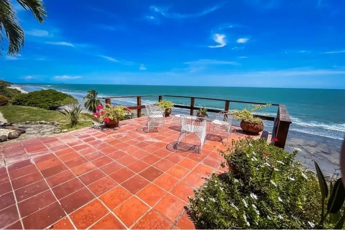 Beachfront house for sale in Costa Esmeralda, San Carlos