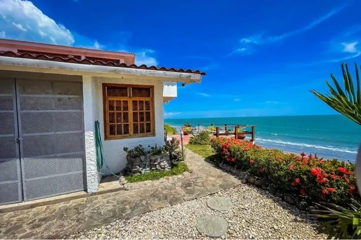 Beachfront house for sale in Costa Esmeralda, San Carlos