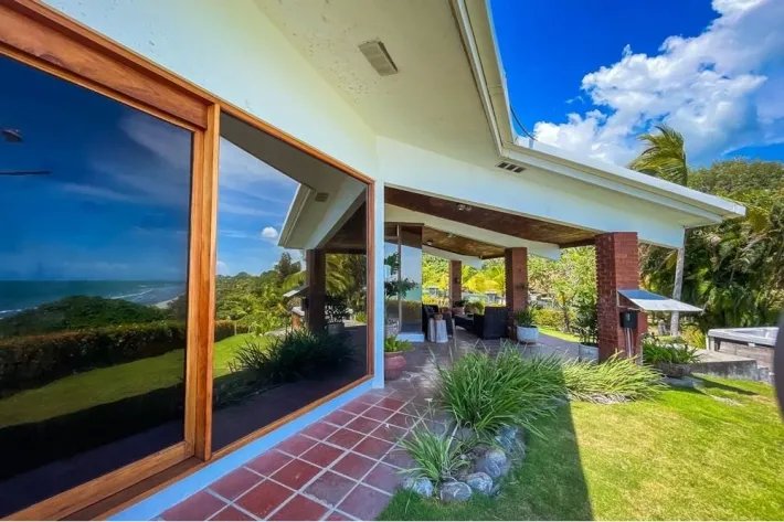 Beachfront house for sale in Costa Esmeralda, San Carlos