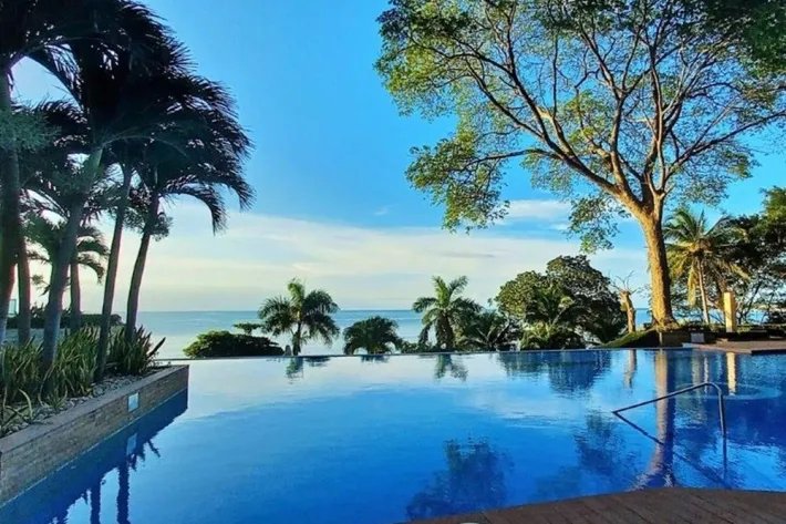 se vende apartamento frente al mar en ph bahia, neuva gorgona panama o...