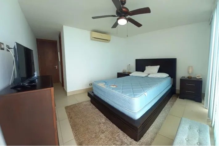 se vende apartamento frente al mar en ph bahia, neuva gorgona panama o...