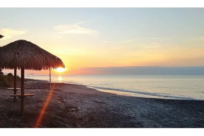 se vende apartamento frente al mar en ph bahia, neuva gorgona panama oeste.