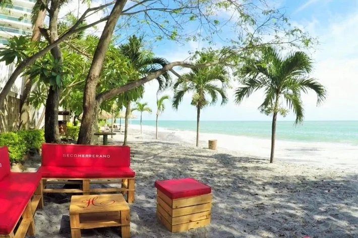 se vende apartamento frente al mar en ph bahia, neuva gorgona panama oeste.