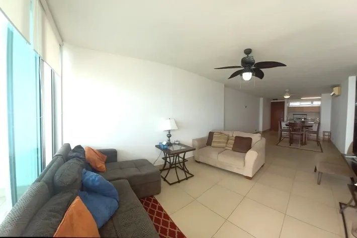 se vende apartamento frente al mar en ph bahia, neuva gorgona panama oeste.