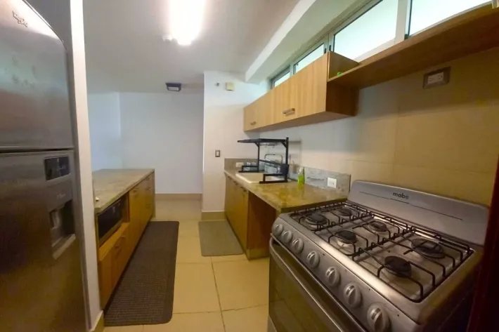 se vende apartamento frente al mar en ph bahia, neuva gorgona panama oeste.