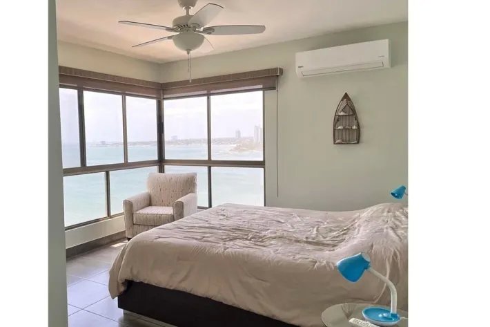Se vende penthouse frente al mar en nueva gorgona, panama oeste