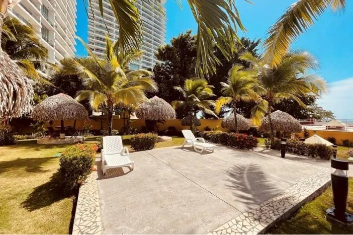 For rent 2 bedroom apartment playa serena, nueva gorgona, panama oeste