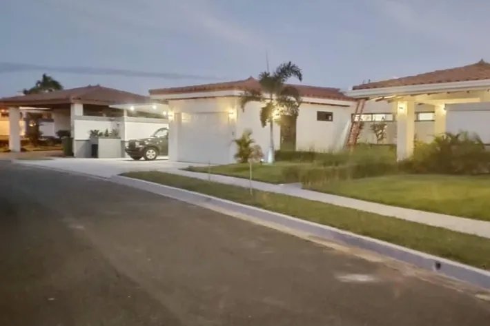 Casa remodelada en venta en Vista Mar, San Carlos