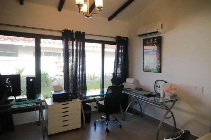 Casa remodelada en venta en Vista Mar, San Carlos