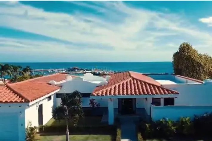 Casa remodelada en venta en Vista Mar, San Carlos
