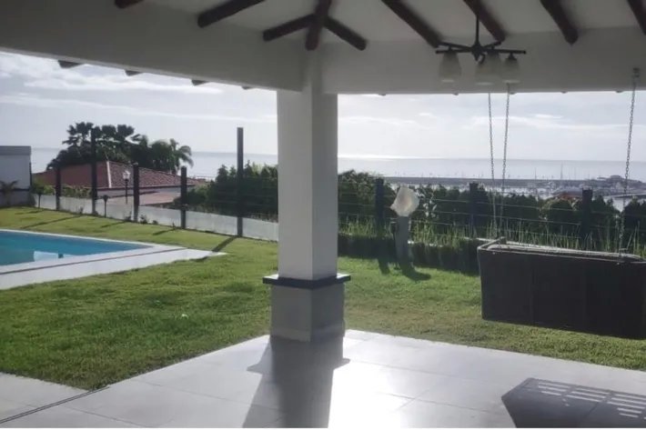 Casa remodelada en venta en Vista Mar, San Carlos